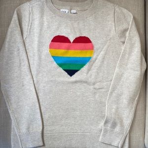 Girls Gap Kids sweater with rainbow heart. Size medium (8).
